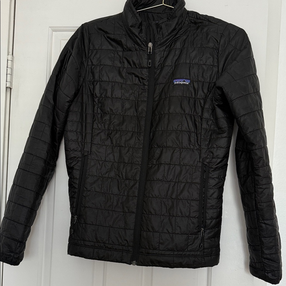 Patagonia women’s Quilted Black Puffer Jacket size medium nano puff